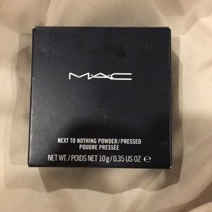MAC next to nothing pressed powder-medium plus
